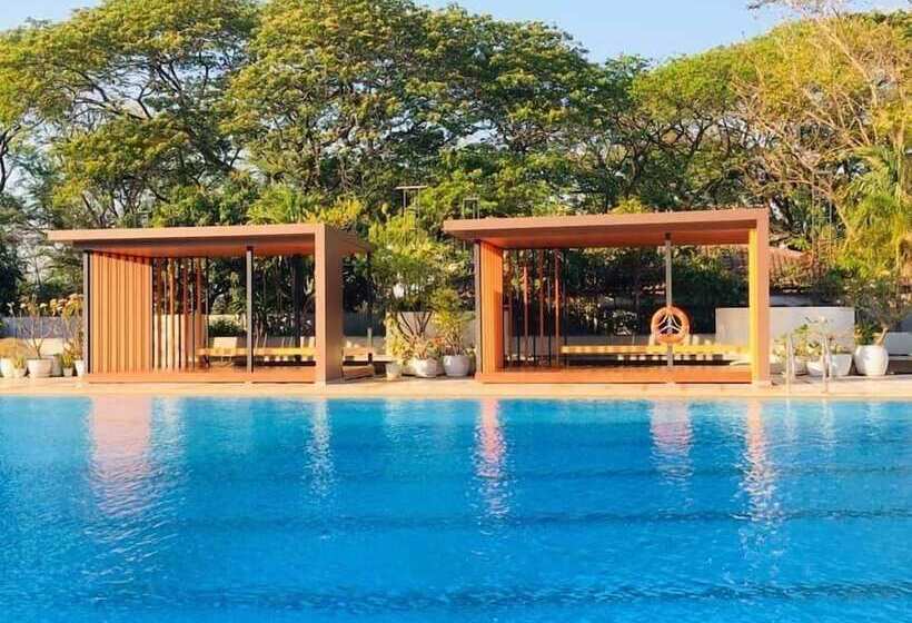 בית מלון כפרי Buathong Pool Villa