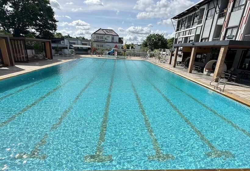 בית מלון כפרי Buathong Pool Villa