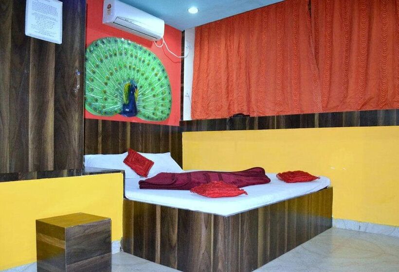 酒店 Mrignayani Pachmarhi