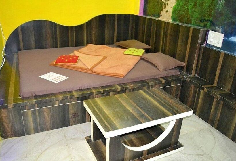 酒店 Mrignayani Pachmarhi