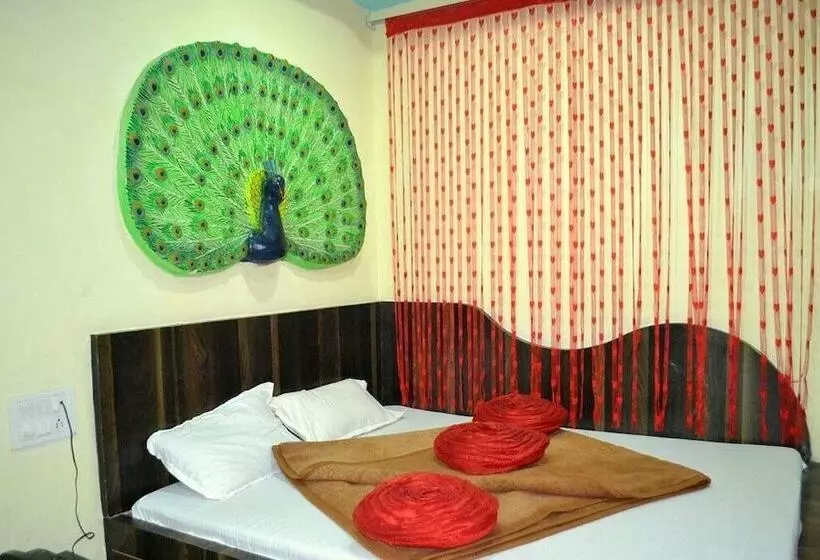 ホテル Mrignayani Pachmarhi