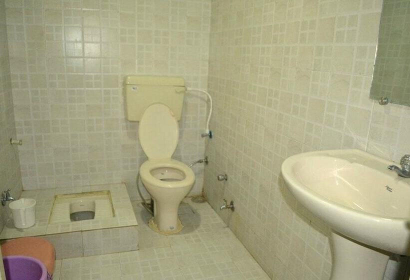 酒店 Mrignayani Pachmarhi