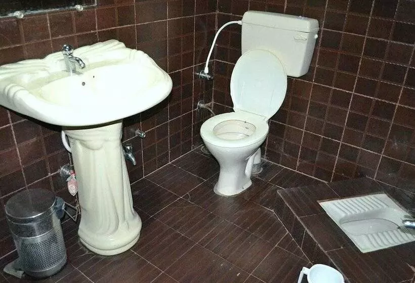 ホテル Mrignayani Pachmarhi