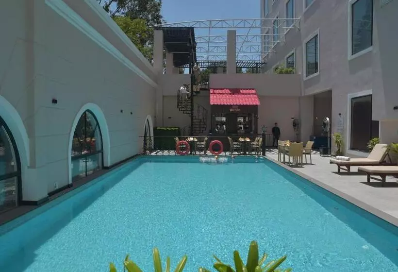 Hotelli Polo Towers Agartala