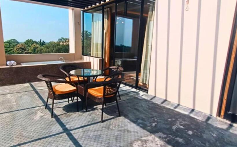 בית מלון כפרי Polo Towers Agartala