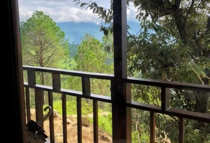 Hotelli Sukoon Nature Retreat Near Bhatrojkhan Ranikhet