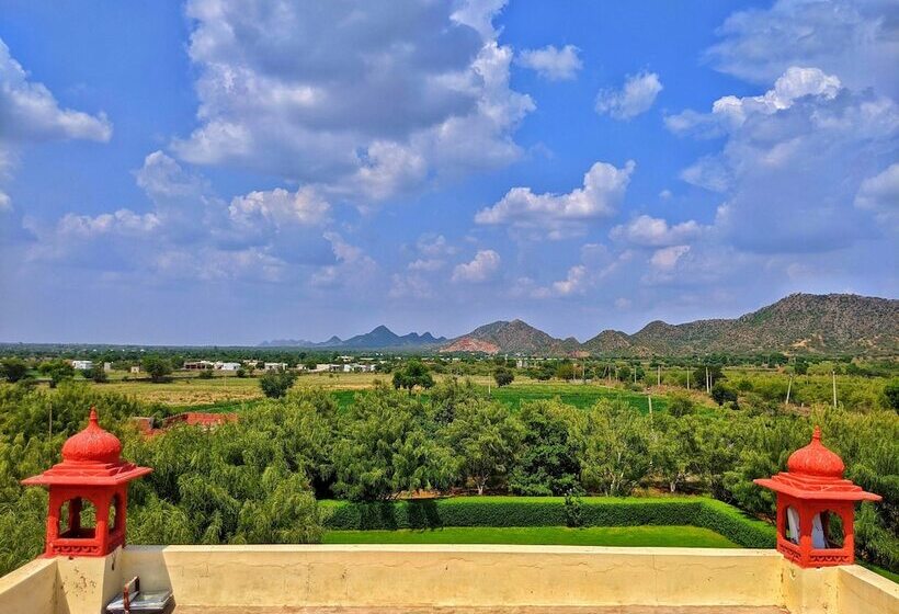 ペンション Nurture By Madpackers