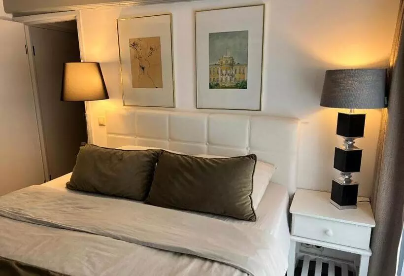 مبيت وإفطار Central Guest Rooms