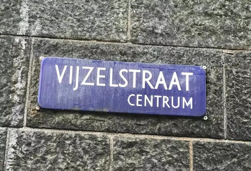 مبيت وإفطار Central Guest Rooms