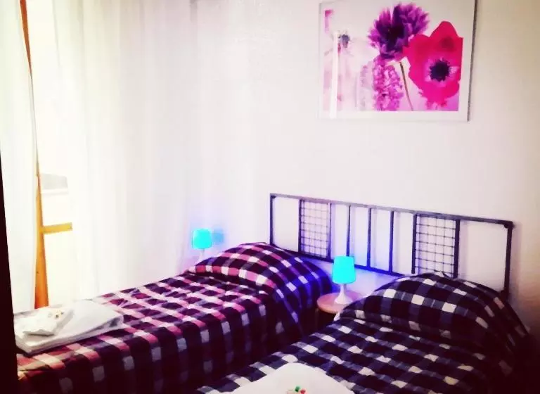 تختخواب و صبحانه Guesthouse Amici Miei