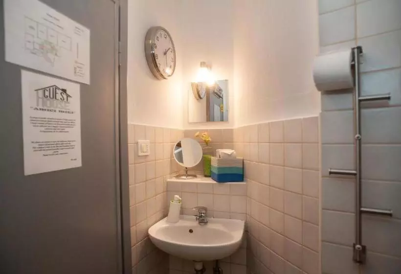 تختخواب و صبحانه Guesthouse Amici Miei