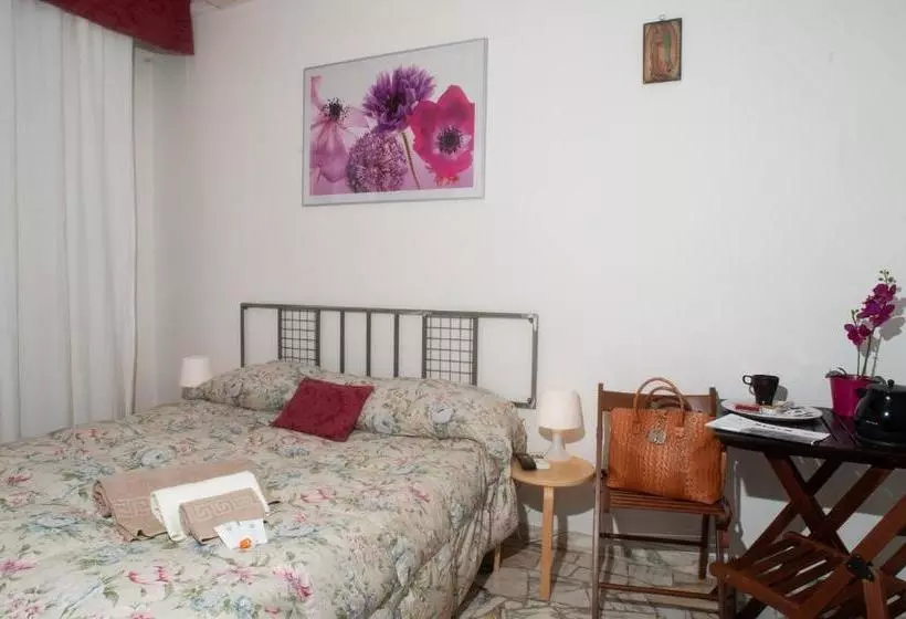 تختخواب و صبحانه Guesthouse Amici Miei