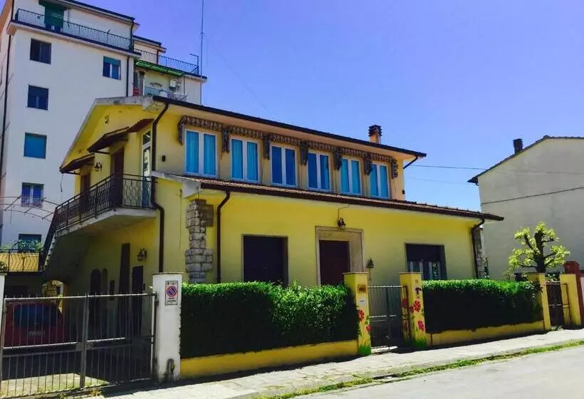 تختخواب و صبحانه Harmony House Prestige