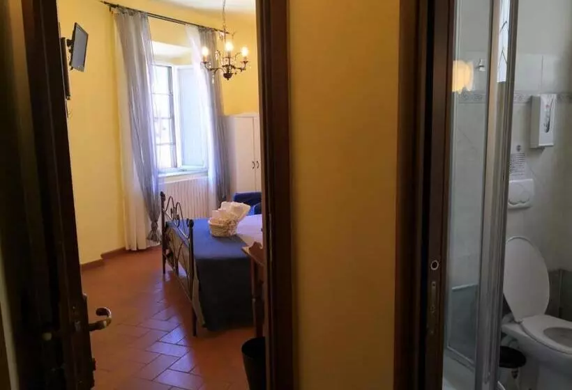 تختخواب و صبحانه Window To The Tower