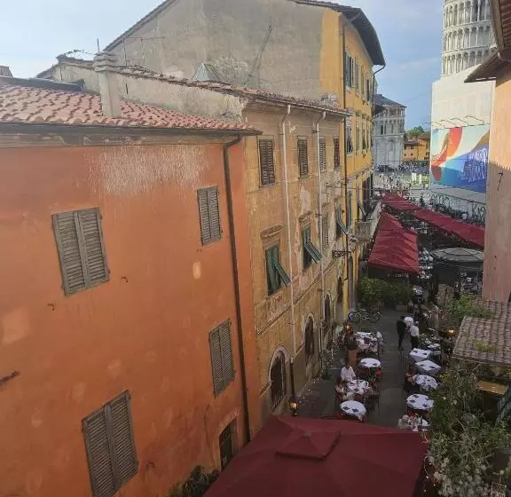 تختخواب و صبحانه Window To The Tower