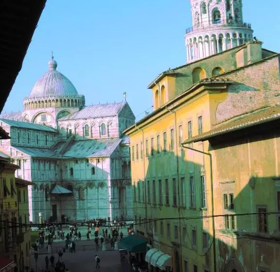 تختخواب و صبحانه Window To The Tower