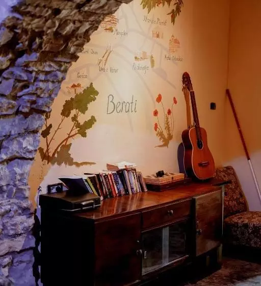 Berat Backpackers Hostel