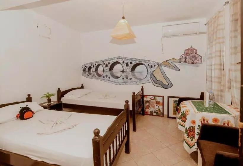 Berat Backpackers Hostel