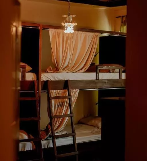 Berat Backpackers Hostel