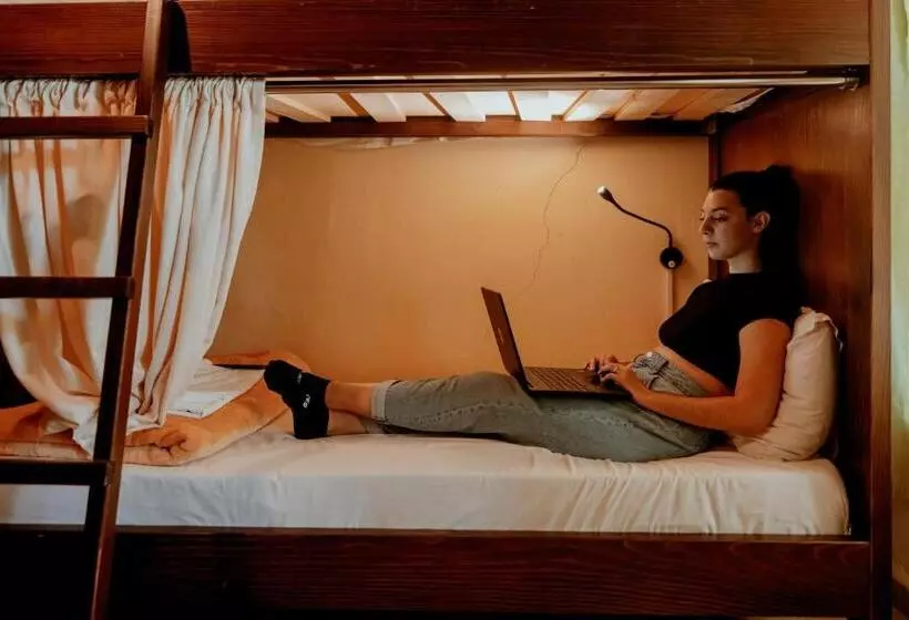 Berat Backpackers Hostel