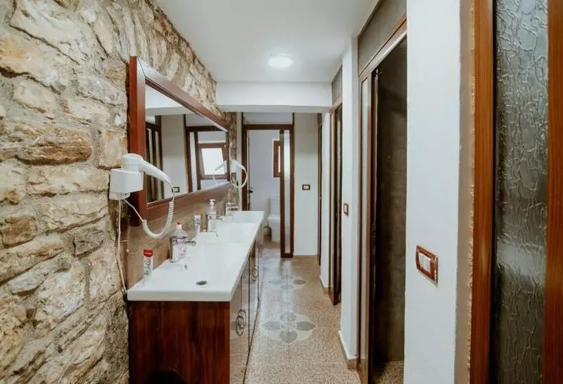 Berat Backpackers Hostel