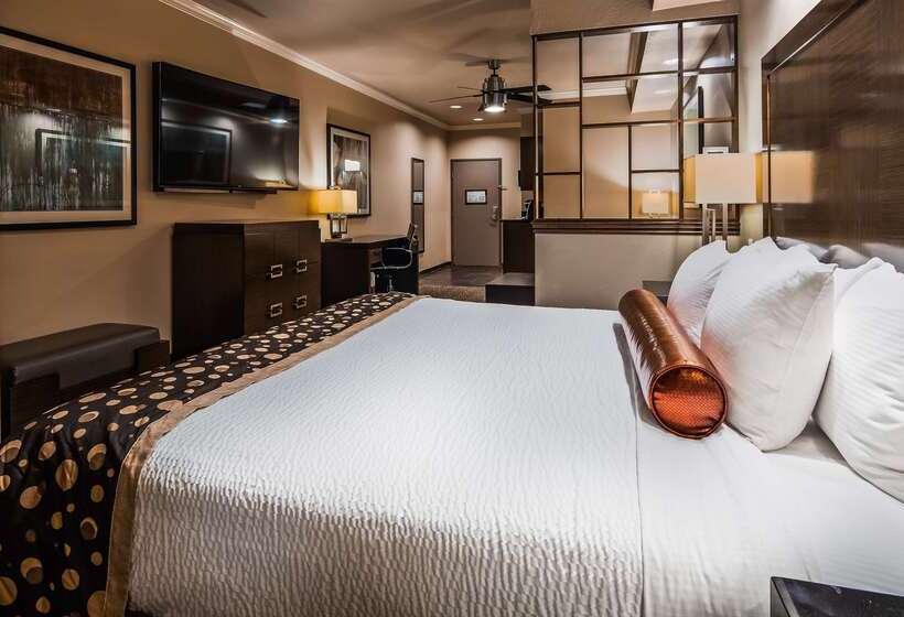 Отель Best Western Premier Crown Chase Inn & Suites