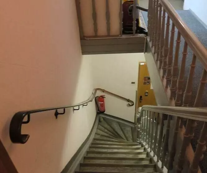 Hotell Snowbunnys Backpackers Hostel