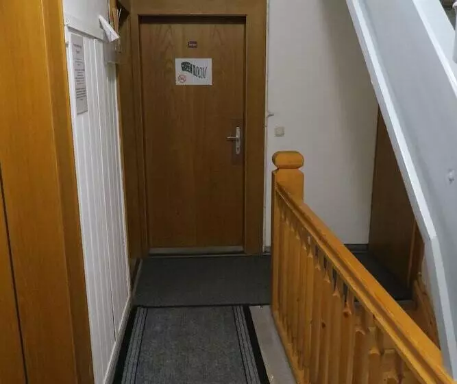 Hotell Snowbunnys Backpackers Hostel