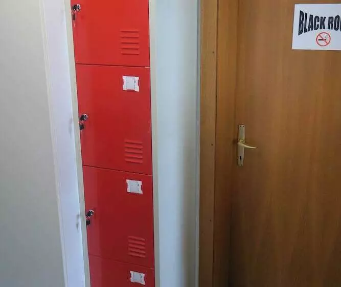 Hotell Snowbunnys Backpackers Hostel