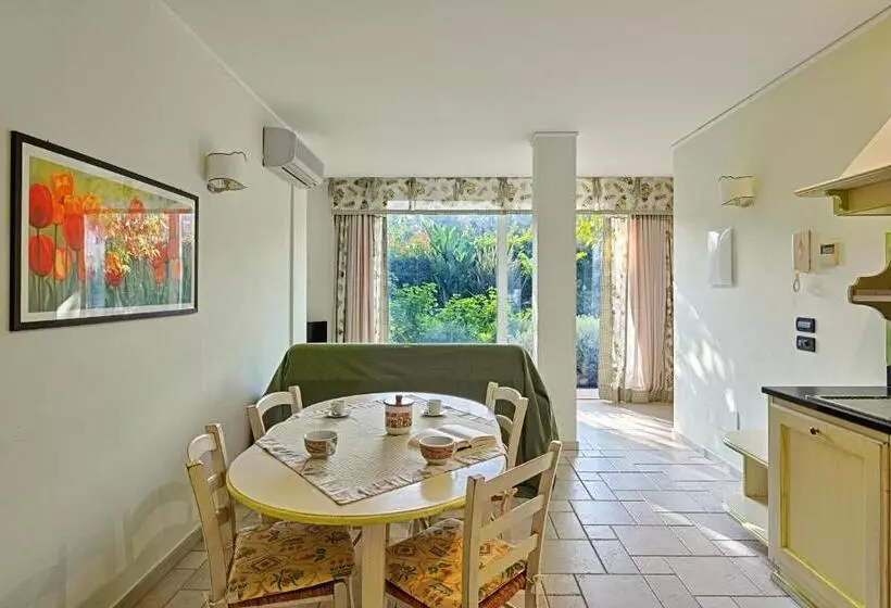 Casa Vacanze Nel Giardino Di Renzo   Mareri Apartments