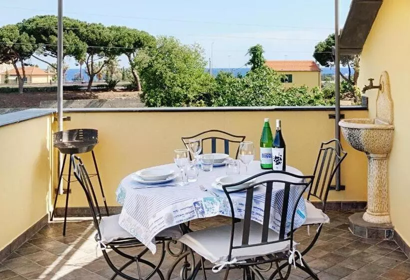 Casa Vacanze Nel Giardino Di Renzo   Mareri Apartments