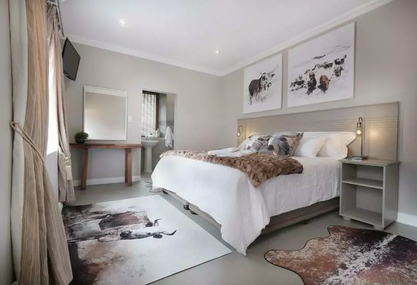 Majatalo Adderley House Guest Accommodation