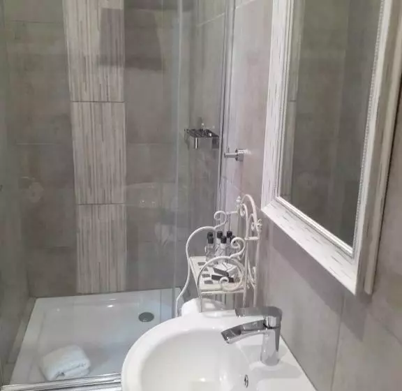 Majatalo Adderley House Guest Accommodation