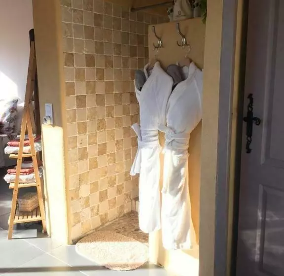 Aamiaismajoitus (B&B) Mas De La Butte Blanche