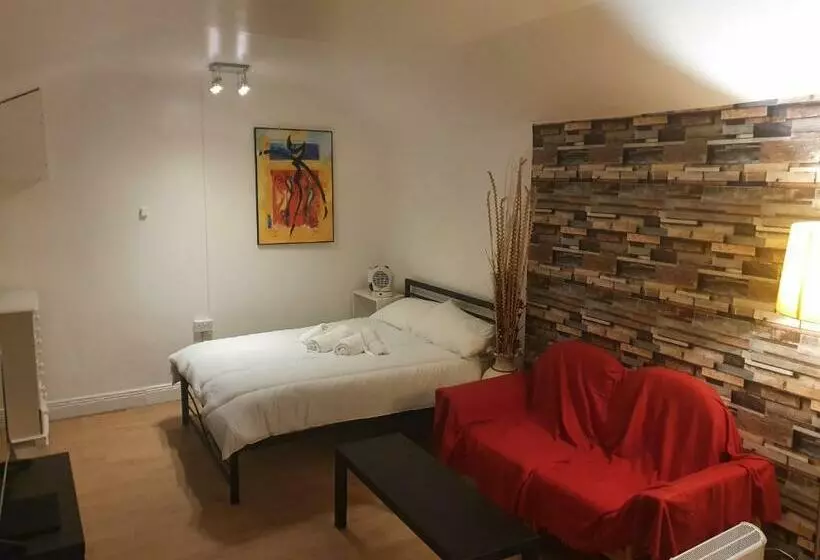 پانسیون 17a Db Airbnb