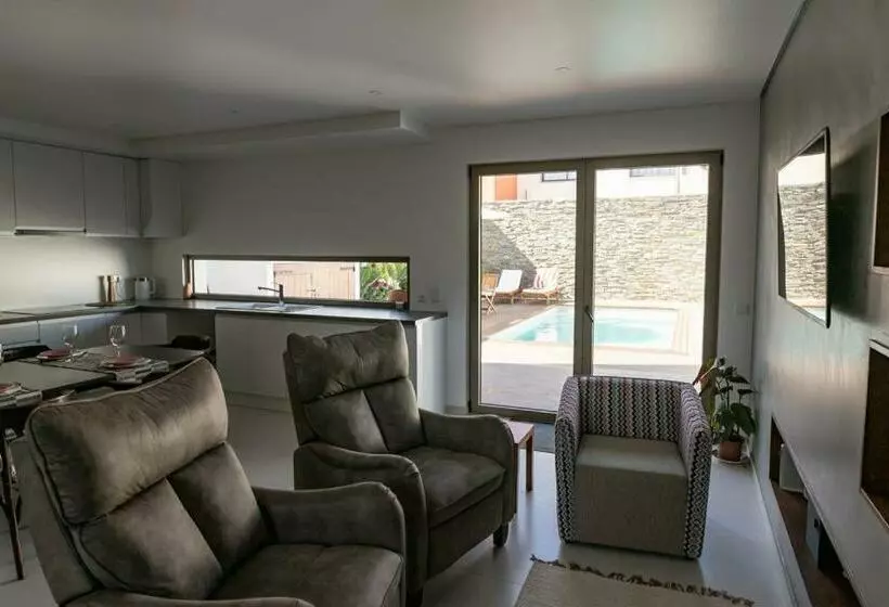 Majatalo Baleal Surf Ranch