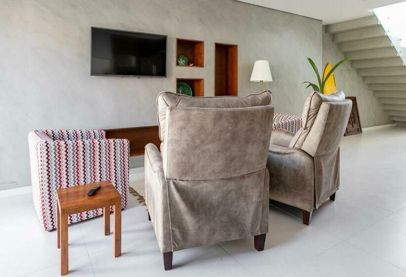 פנסיון Baleal Surf Ranch