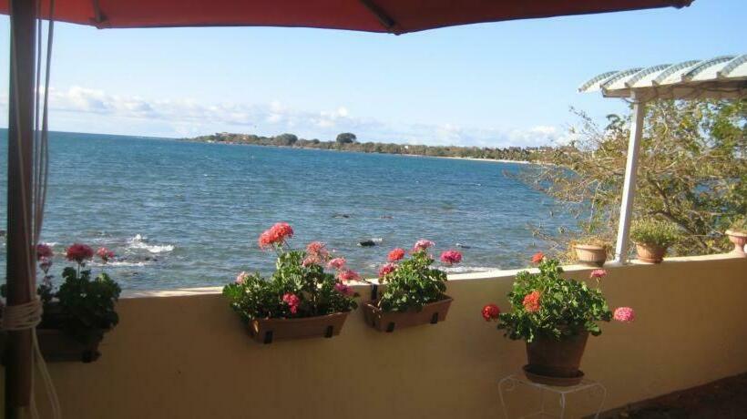 پانسیون Le Cactus Guesthouse