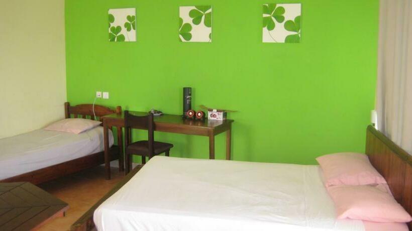 پانسیون Le Cactus Guesthouse