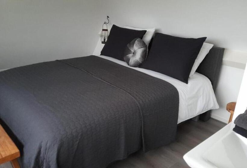 مبيت وإفطار Bed En Breakfast The Wooden Wall