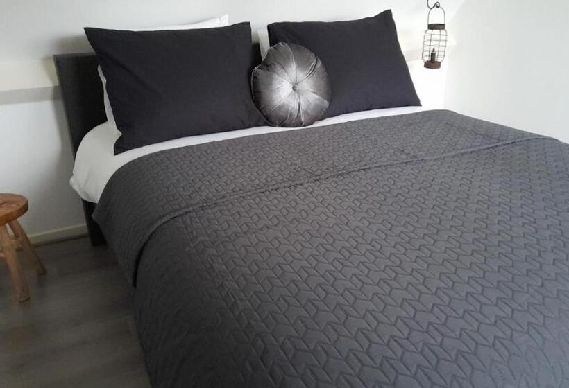 مبيت وإفطار Bed En Breakfast The Wooden Wall