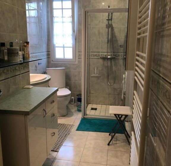 مبيت وإفطار « chez Annie »