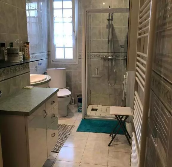 Aamiaismajoitus (B&B) « chez Annie »