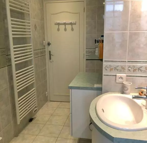 Aamiaismajoitus (B&B) « chez Annie »