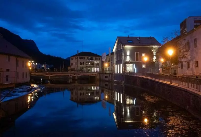 Kapselihotelli De La Concorde   Self Check In