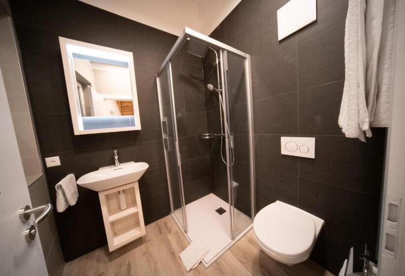 Kapselhotell De La Concorde Self Check In