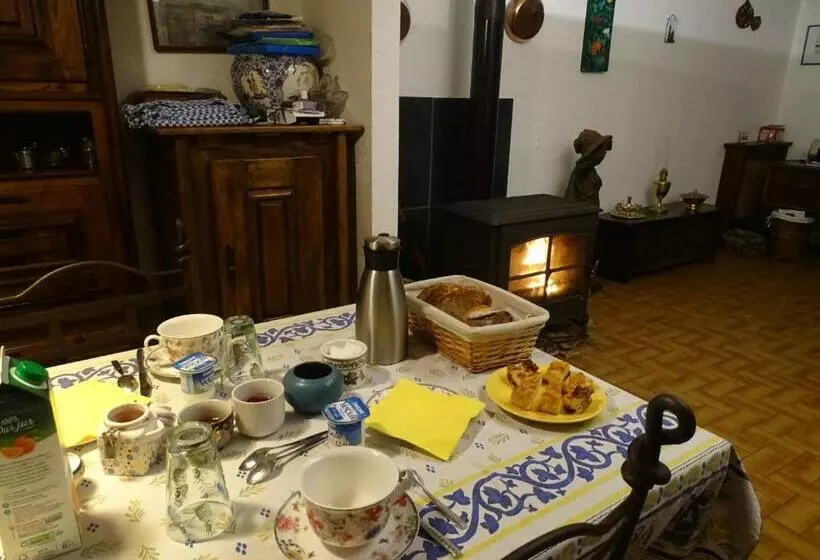 Aamiaismajoitus (B&B) Chambres D Hôtes De Kermerrien