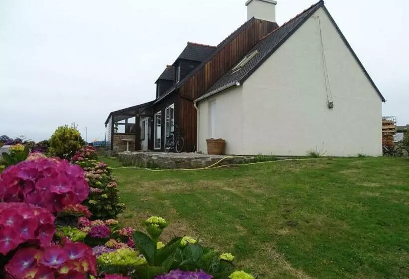 Aamiaismajoitus (B&B) Chambres D Hôtes De Kermerrien