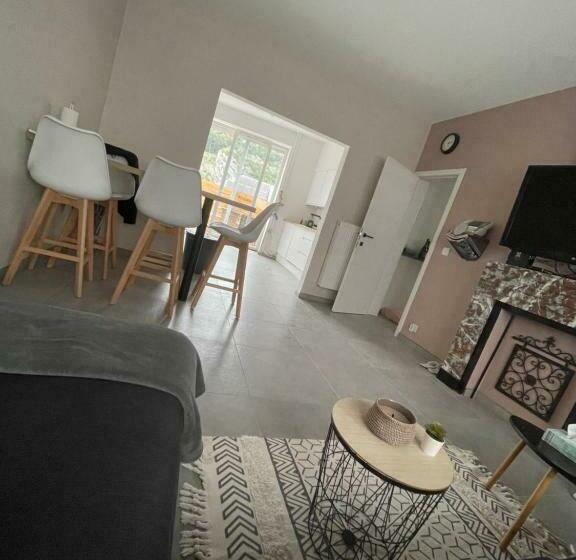 تختخواب و صبحانه Le Revella