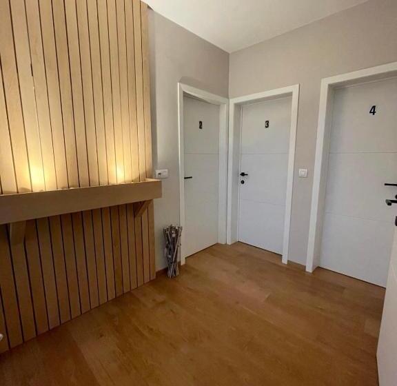 تختخواب و صبحانه Le Revella